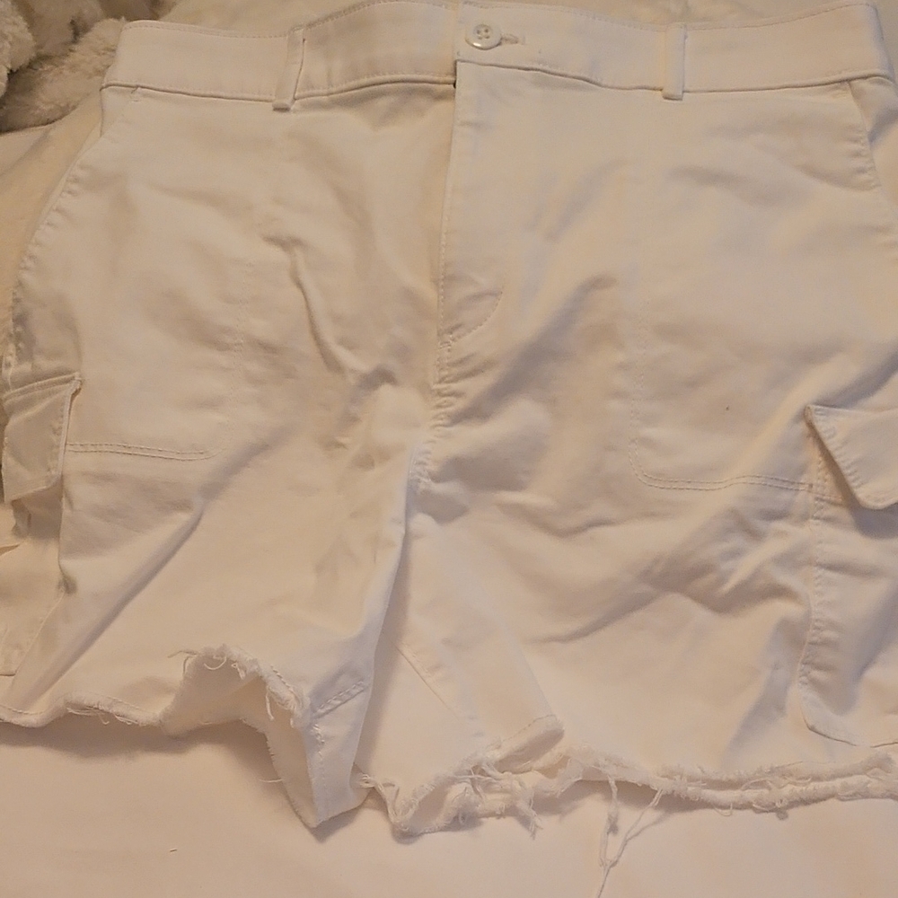 Casual LOFT  White Frayed Hem Women Shorts 10